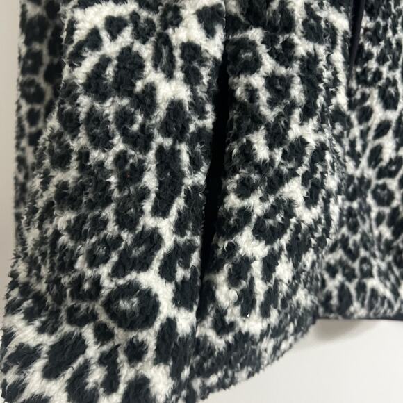 Lands End Leopard Print Zip Up Fleece Jacket with Zip Pockets Size M. - Picture 4 of 8